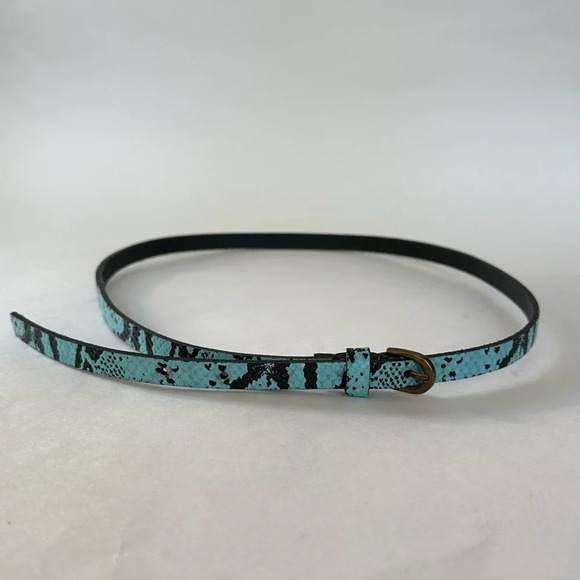 BDG Leather Snakeskin Skinny Belt Blue Size M Reptile Embossed Animal Print - Picture 10 of 10
